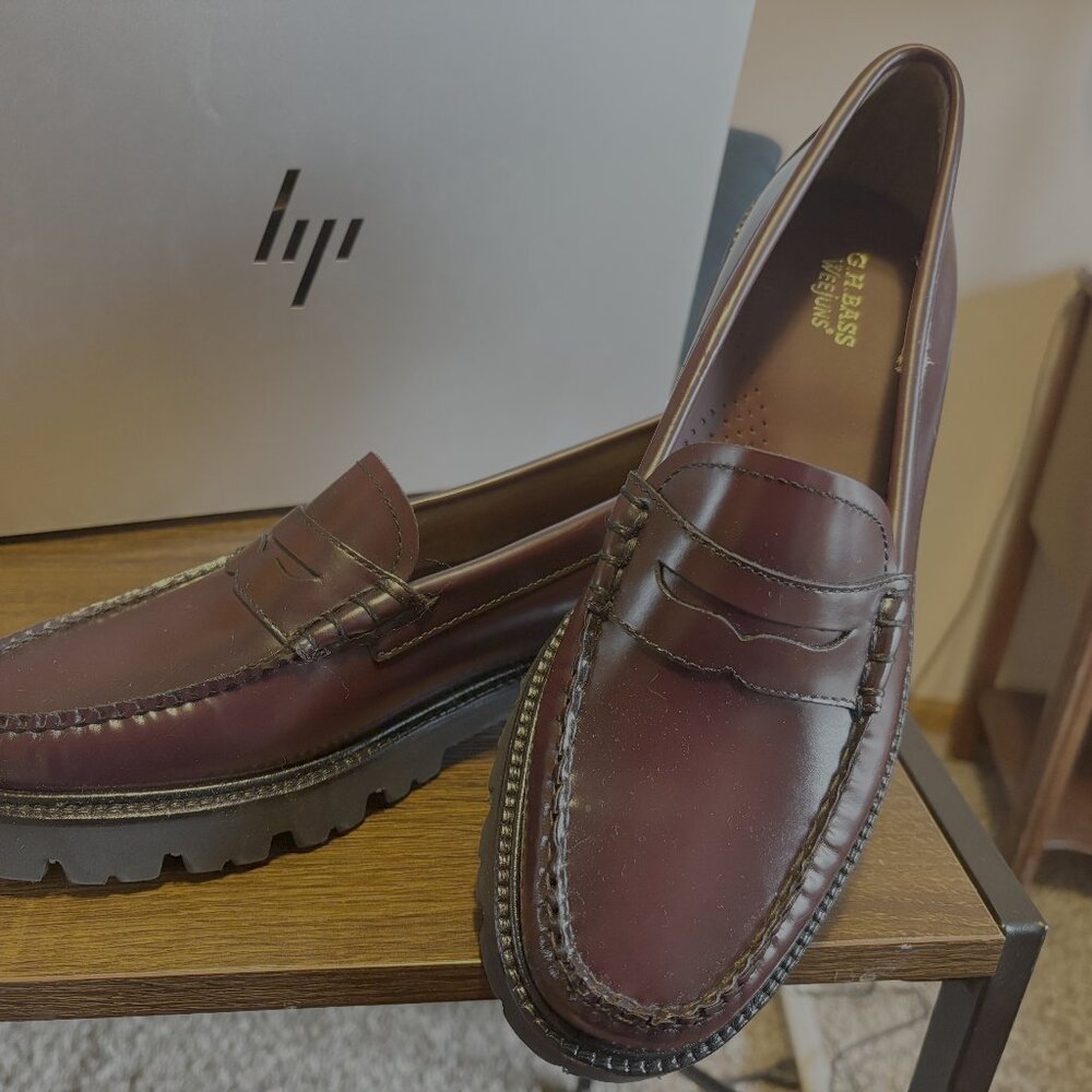 G.H. Bass WOMENS WHITNEY SUPER LUG WEEJUNS LOAFER